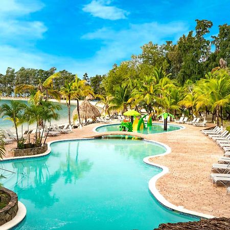 Fantasy Island Beach Resort And Marina First Bight Bagian luar foto