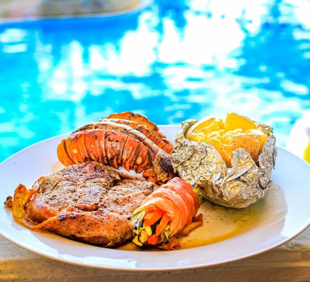 Fantasy Island Beach Resort And Marina First Bight Bagian luar foto