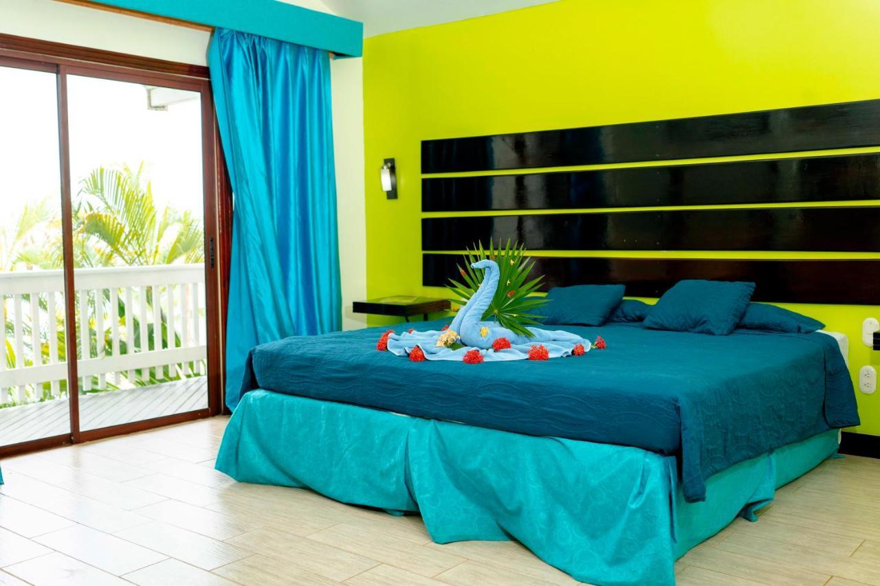 Fantasy Island Beach Resort And Marina First Bight Bagian luar foto