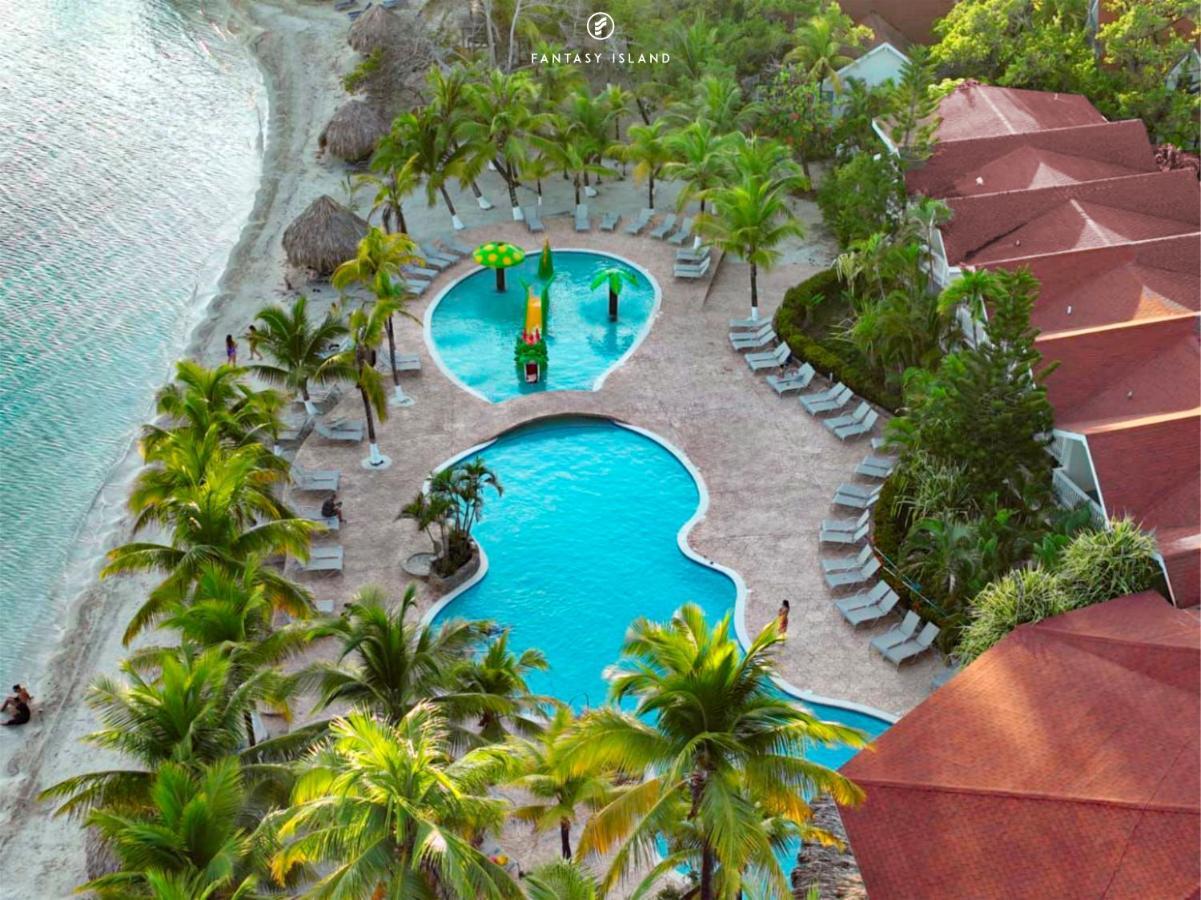 Fantasy Island Beach Resort And Marina First Bight Bagian luar foto
