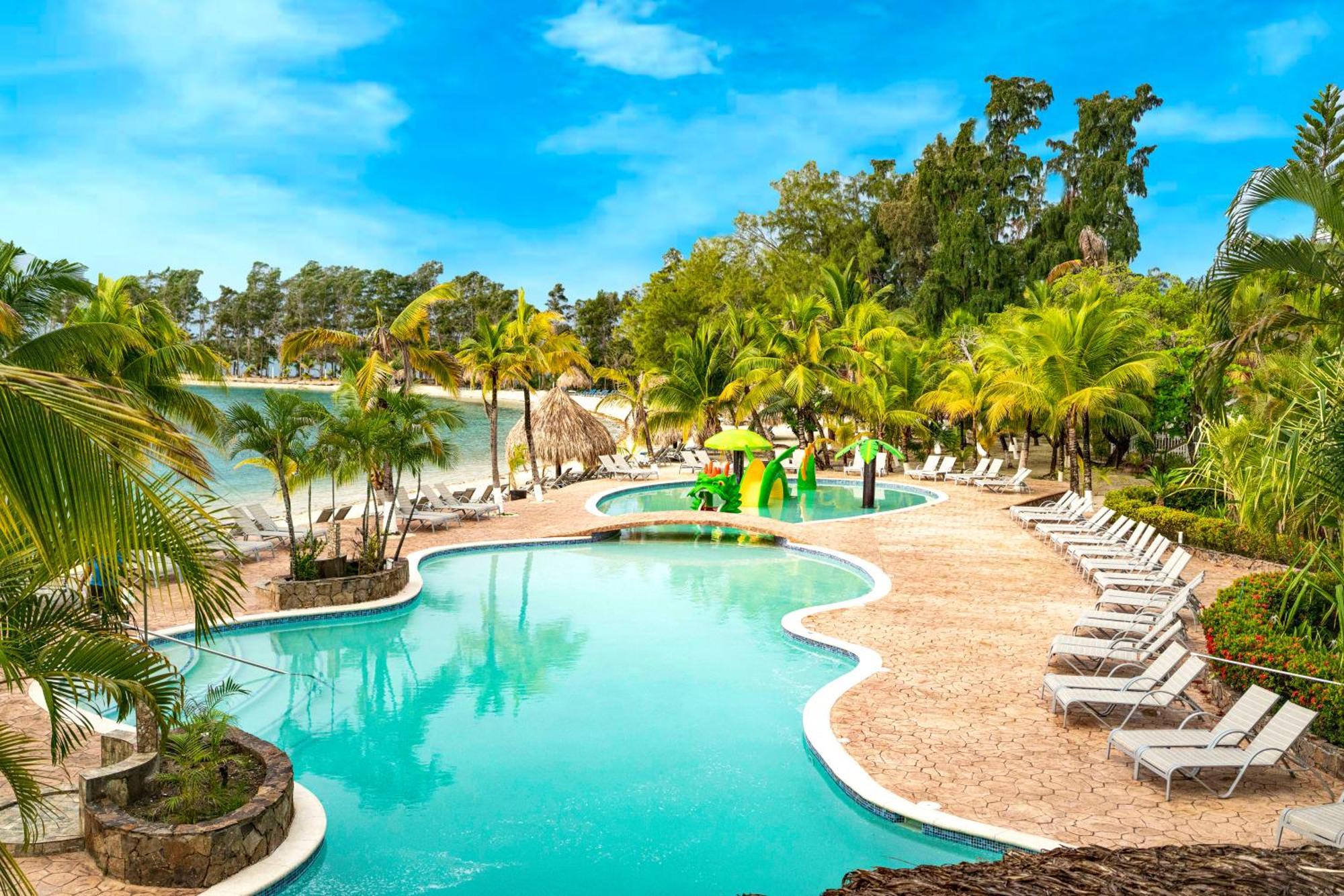 Fantasy Island Beach Resort And Marina First Bight Bagian luar foto